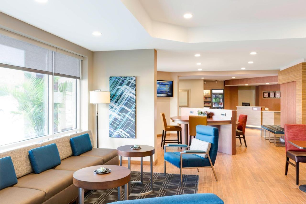 Towneplace Suites By Marriott Grand Rapids Airport Southeast Buitenkant foto