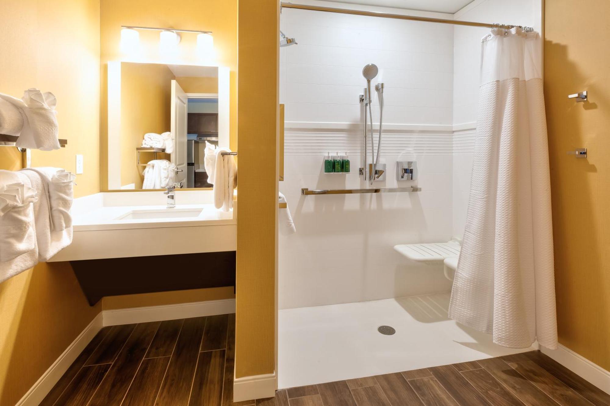 Towneplace Suites By Marriott Grand Rapids Airport Southeast Buitenkant foto