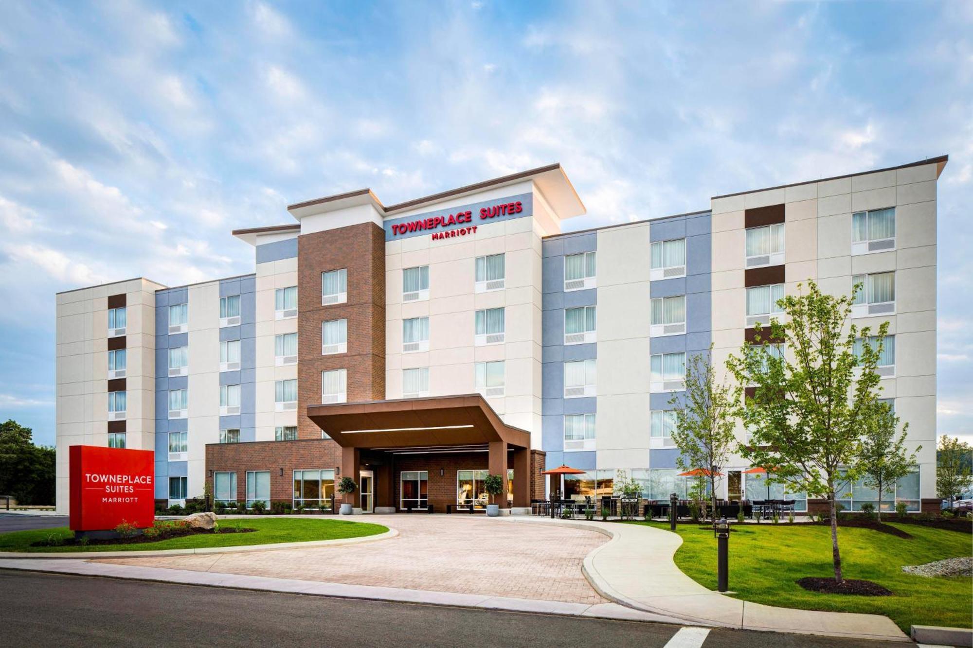Towneplace Suites By Marriott Grand Rapids Airport Southeast Buitenkant foto