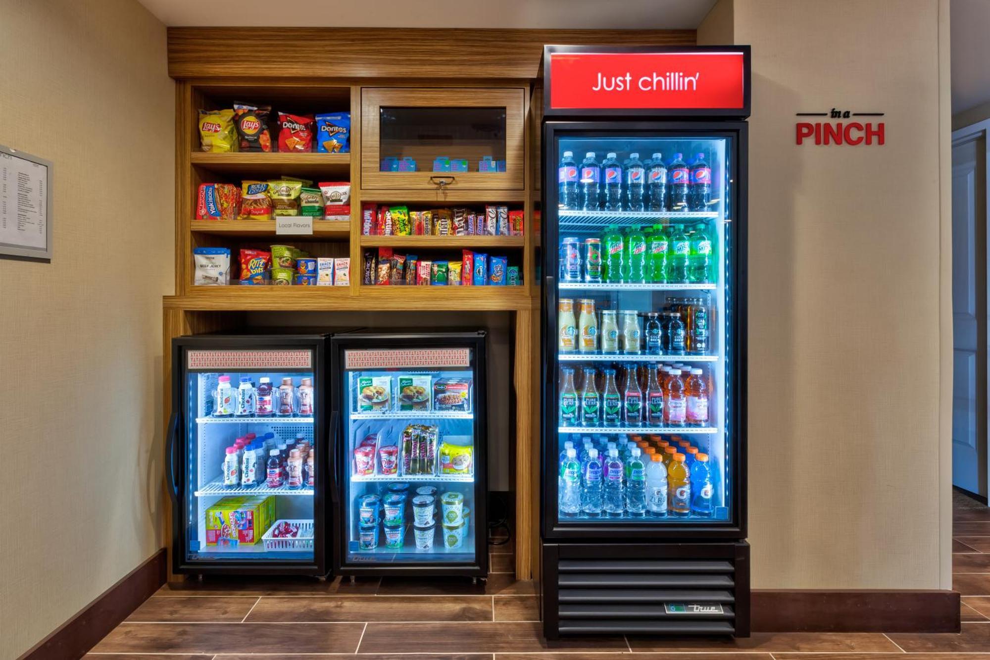 Towneplace Suites By Marriott Grand Rapids Airport Southeast Buitenkant foto
