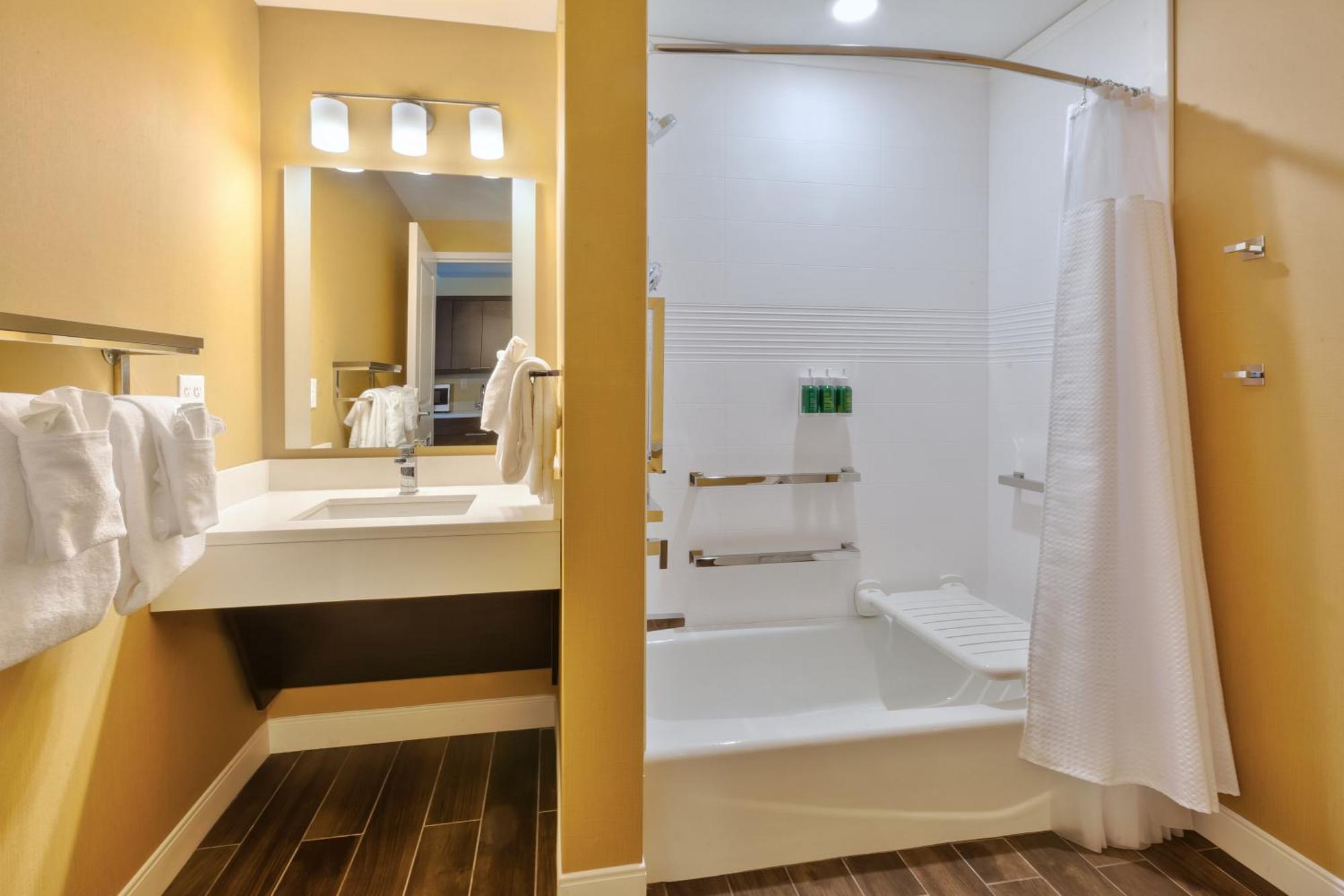 Towneplace Suites By Marriott Grand Rapids Airport Southeast Buitenkant foto