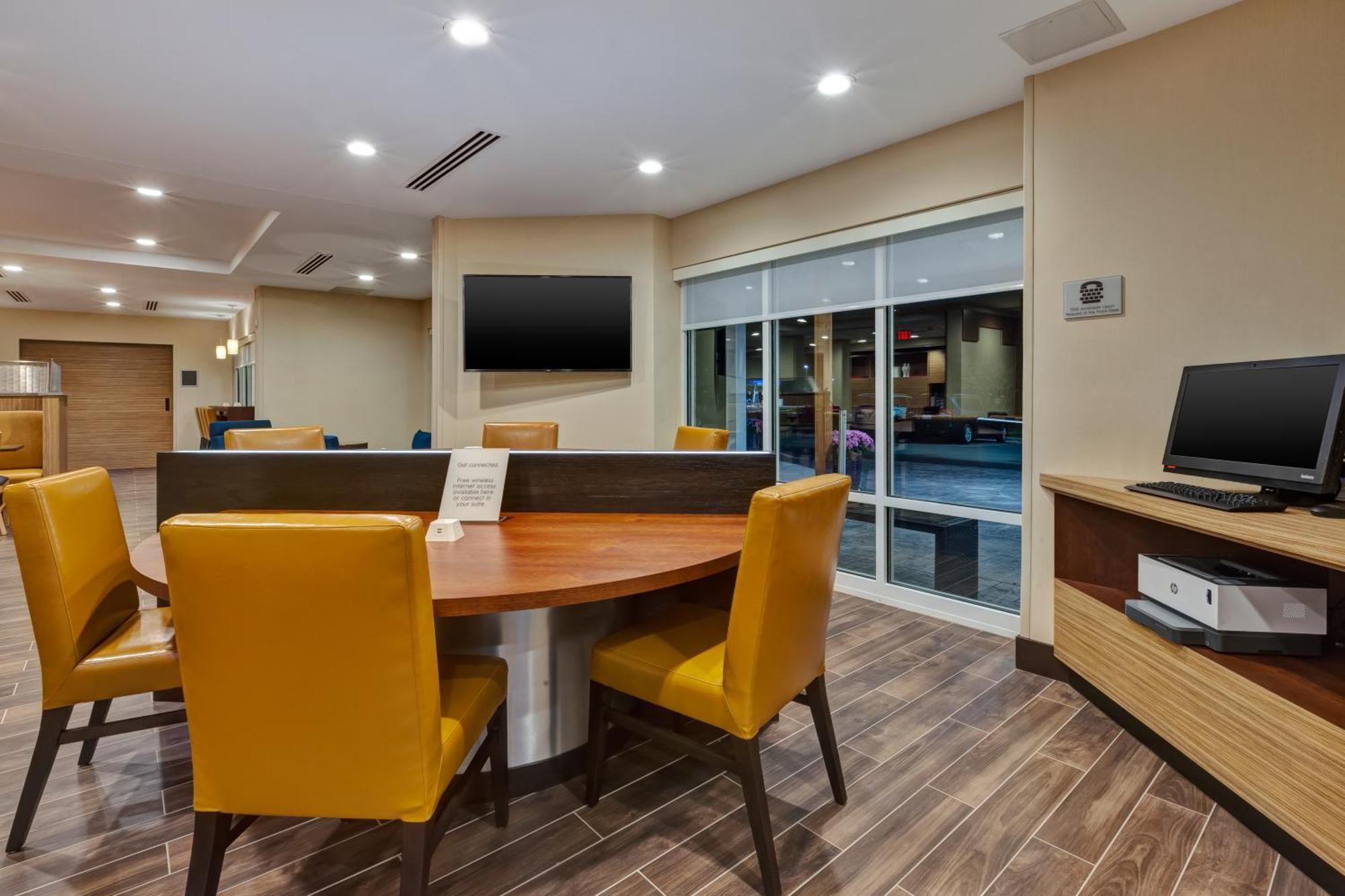 Towneplace Suites By Marriott Grand Rapids Airport Southeast Buitenkant foto