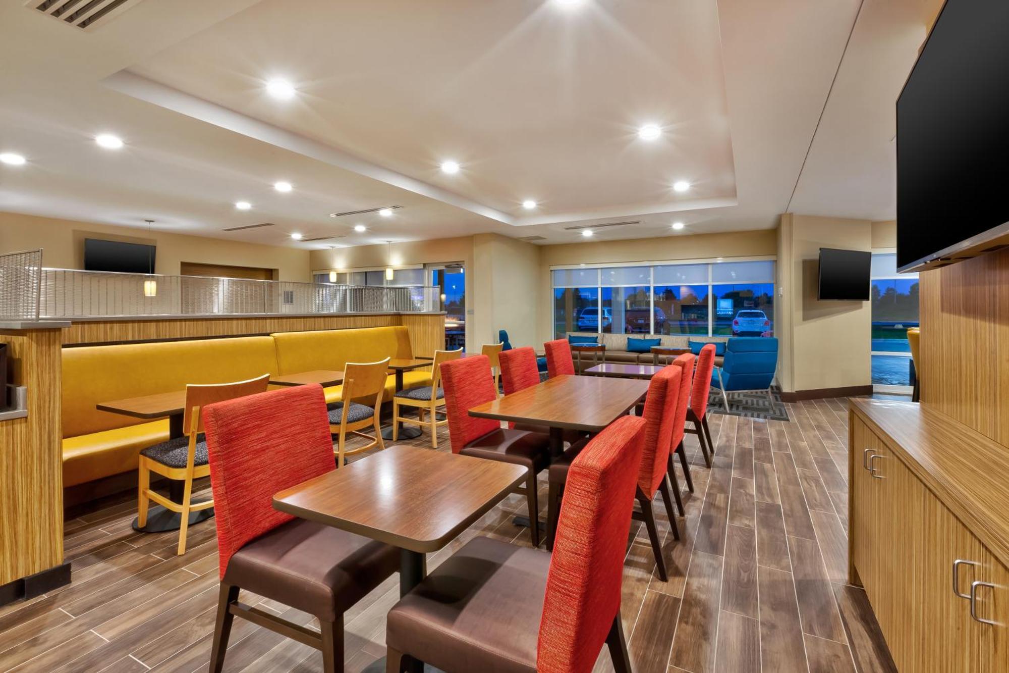 Towneplace Suites By Marriott Grand Rapids Airport Southeast Buitenkant foto