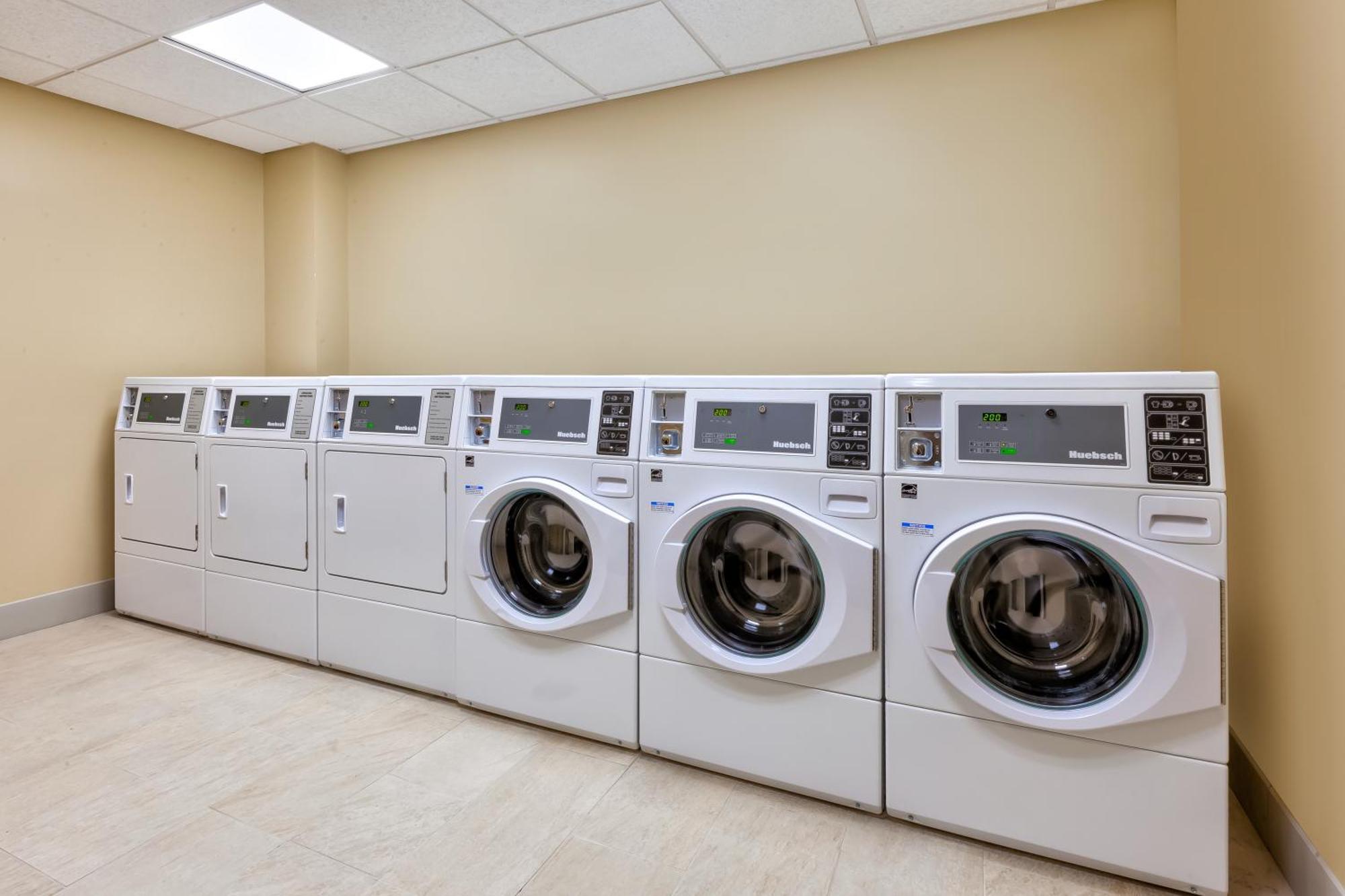 Towneplace Suites By Marriott Grand Rapids Airport Southeast Buitenkant foto